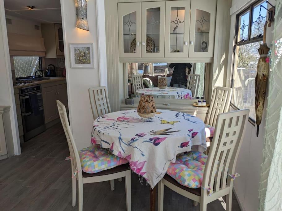 Ferny Roost Cabin. Ρέξαμ Εξωτερικό φωτογραφία